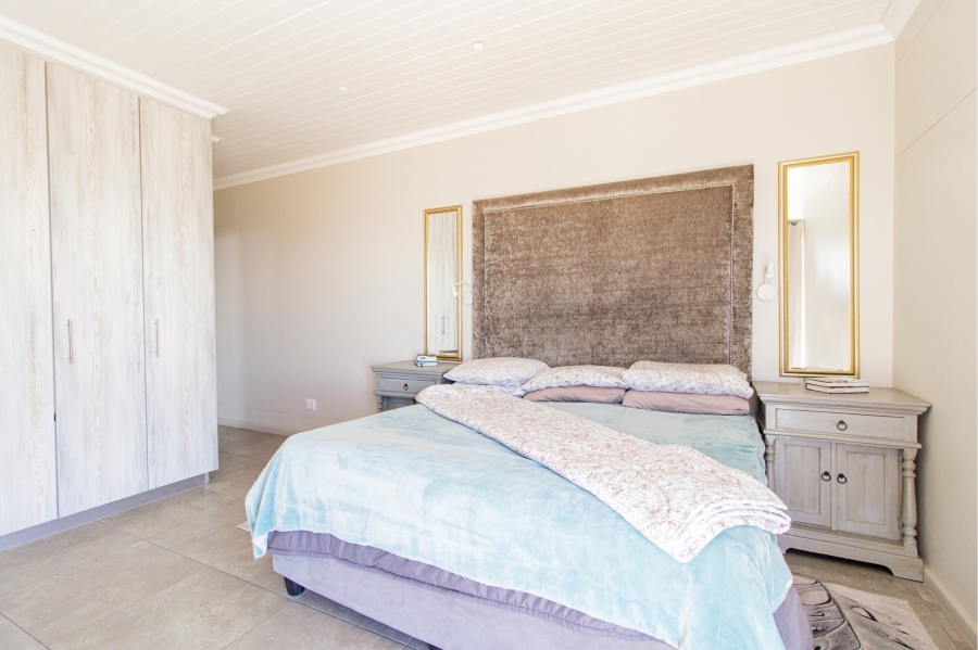 5 Bedroom Property for Sale in Da Gama Bay Western Cape